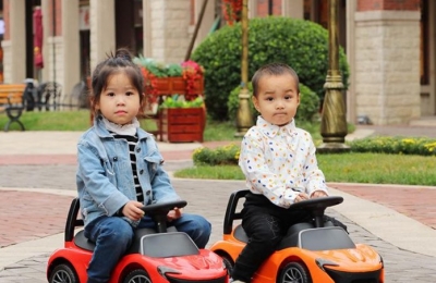 Có nên mua xe chòi chân cho bé