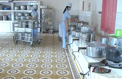 Cung cấp bàn ghế dụng cụ bếp cho các cơ sở nuôi dạy trẻ