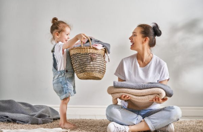 Những công việc nhỏ giúp gia đình dành cho các bé