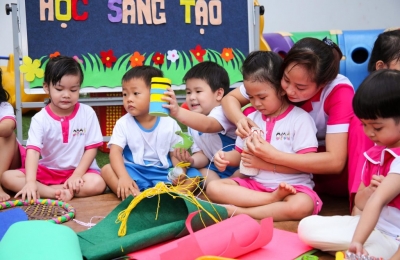 Xem hình chế các món đồ chơi từ phế liệu cho bé