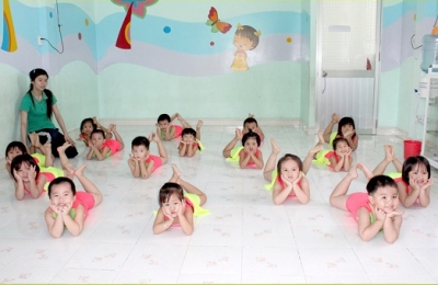 Hướng dẫn tập thể dục nhịp điệu giáo dục thể chất bé mầm non