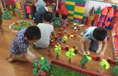 Hội thi đồ dùng đồ chơi mầm non thu hút các bác mầm non