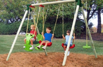 Cách bố trí không gian vui chơi ngoài trời cho bé