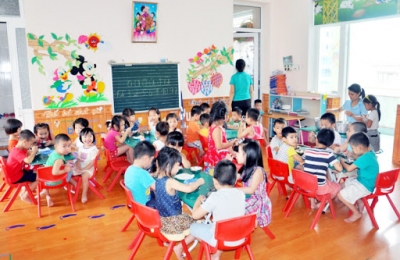 Bài thuyết trình về chăm sóc giáo dục trẻ mầm non