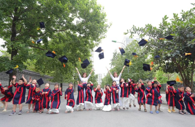 Cách tổ chức chụp ảnh lưu niệm kỷ yếu cho lớp mầm non