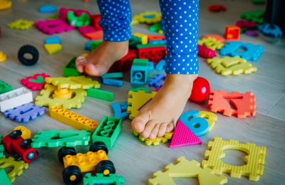 Con nít có nên mua nhiều đồ chơi