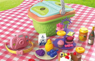 Bộ đồ chơi picnic: Bộ bát đĩa nhựa để chơi đóng vai ăn uống ngoài trời