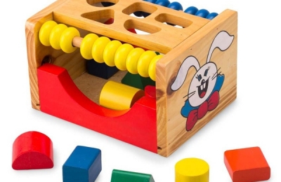 Đồ chơi em bé 2 tuổi được bé mê tít