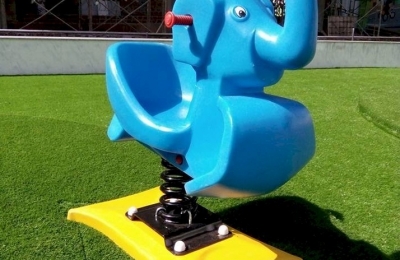 Đồ chơi mầm non trong nhà và ngoài trời dành cho các bé thiếu nhi