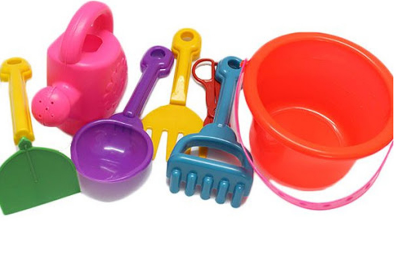 Bộ đồ chơi làm vườn: Xẻng, bình tưới nước để chăm sóc cây
