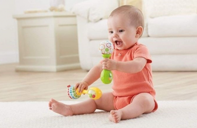 Bán đồ chơi cho các bé vui chơi tại nhà