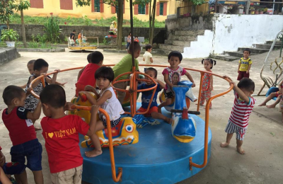 Lợi ích của đồ chơi mầm non ngoài trời cho trẻ