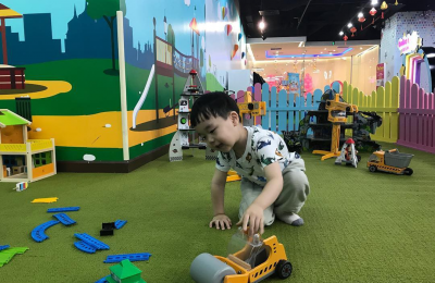 Khu vui chơi cho bé rộn ràng ngày Hè