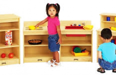 Soi tủ đồ chơi của các thiên thần nhí lứa tuổi mầm non