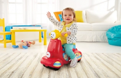 Mấy tháng tuổi thì nên cho bé sử dụng xe chòi chân