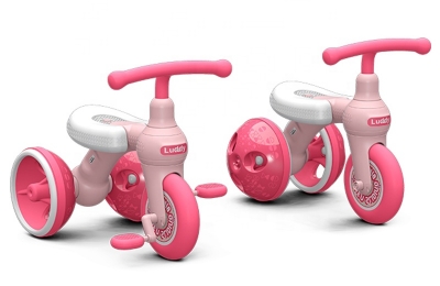 Xe chòi chân có bàn đạp dành cho bé