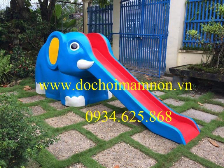 Phụ huynh mua cầu trượt ngoài trời cho bé mẫu nào cho phù hợp?