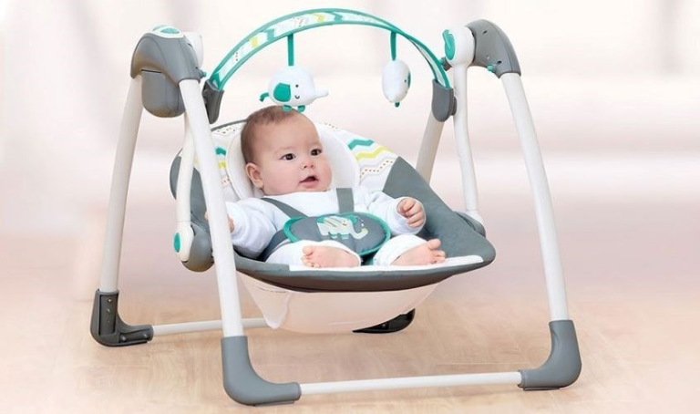 Các loại bàn ghế phù hợp cho trẻ khi vui chơi tại nhà