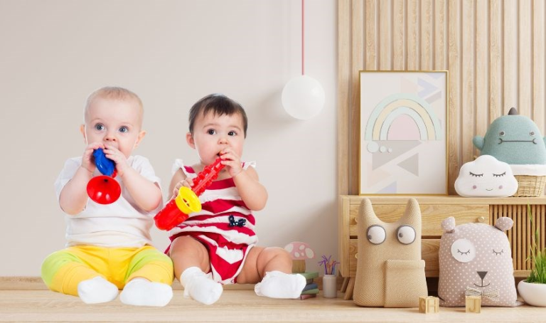 Các món đồ chơi cho bé học lắp ghép tại nhà