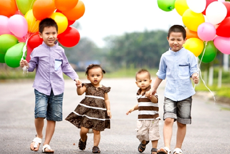 Chọn đồ cho bé đến trường