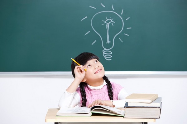 Đồ chơi mầm non phù hợp giúp con phát triển trí tuệ