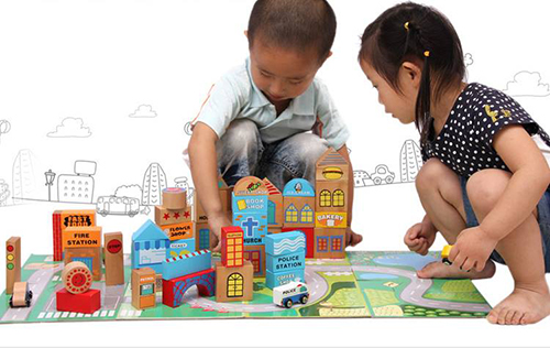 Chọn đồ chơi giáo dục cho bé phải an toàn hợp lứa tuổi