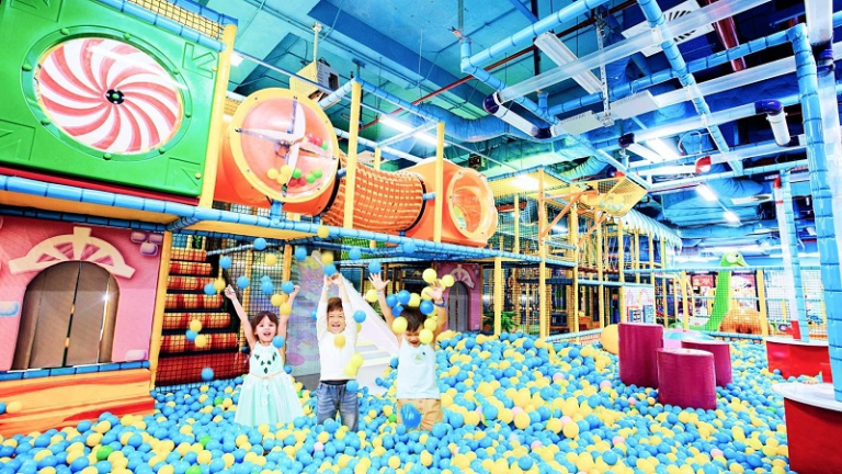 Lắp đặt thi công công trình vui chơi tại nhà cho bé