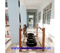 Cầu trượt xích đu bánh xe