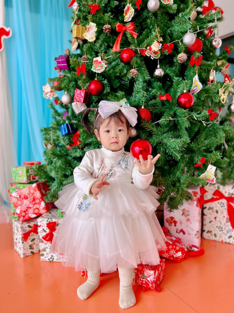 Cách chọn đầm công chúa cho bé gái