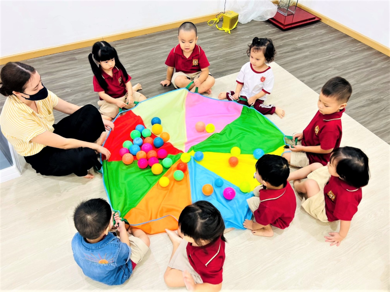 Những điều cần dặn dò bé trước khi đi nhà trẻ