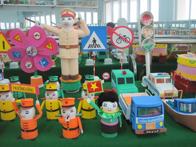 Khó tin sự sáng tạo với các món đồ chơi tự làm của các bé