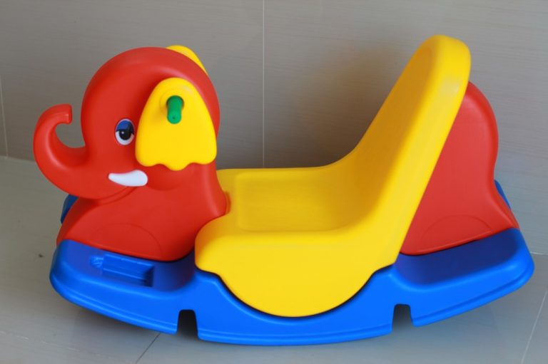 Bập bênh 2 màu con voi giá rẻ, đồ chơi mầm non cao cấp dành cho trẻ em ở độ tuổi mầm non.