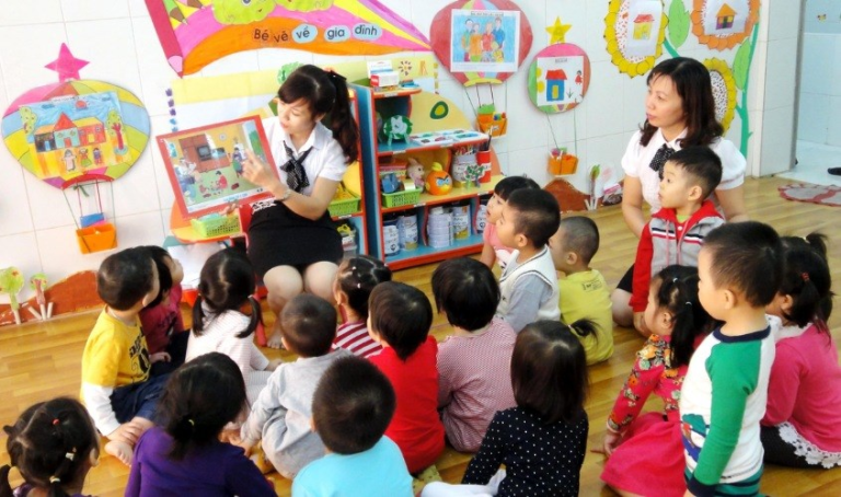 Chọn giờ đưa đón trẻ mầm non phù hợp cho các ông bố bà mẹ