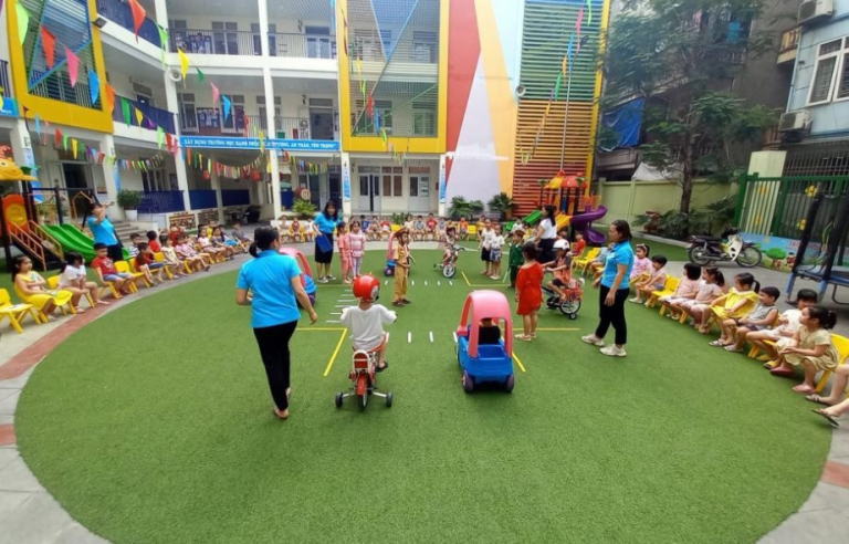 Trẻ mầm non, mẫu giáo là mấy tuổi