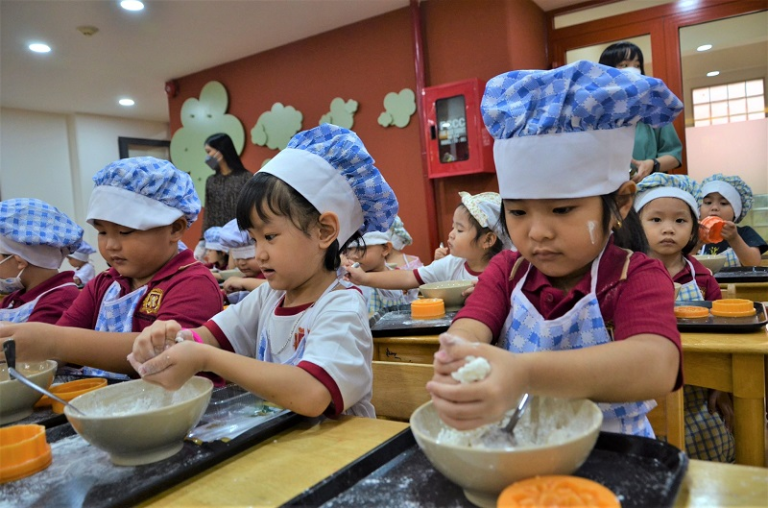Nên cho trẻ đi học lúc mấy tuổi