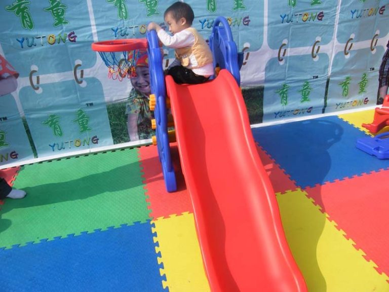 Nhà liên hoàn 2 khối tạo không gian vui chơi rộng rãi cho trẻ