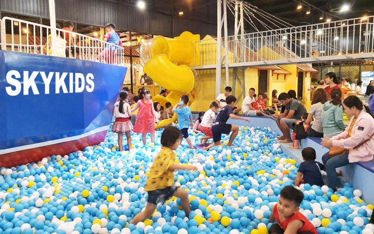 Top 5 Nhà Hàng, Quán Cà Phê Đẹp Có Khu Vui Chơi Cho Bé