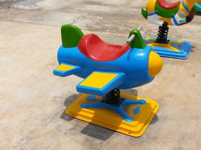 Thú nhún lò xo máy bay an toàn cho trẻ mầm non