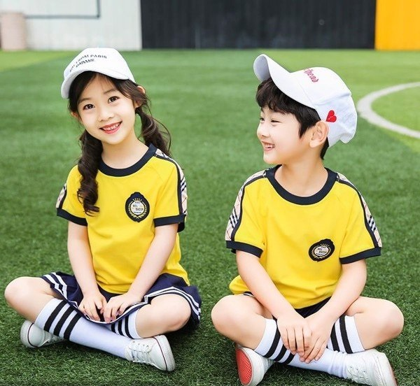 Chọn trang phục cho bé mầm non