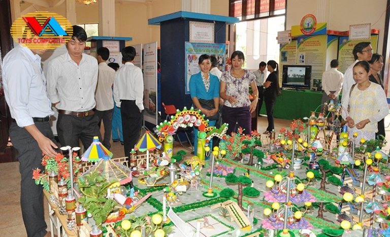 Xem Triển Lãm Trưng Bày Đồ Dùng Đồ Chơi Mầm Non Tự Làm