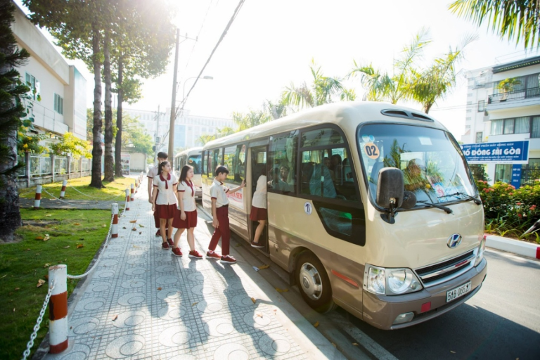 So sánh trường bán trú và nội trú dành cho bé