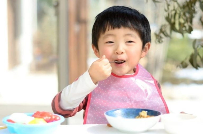 các kỹ năng sống cho trẻ mầm non