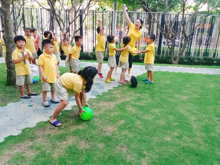 Sân chơi ngoài trời cho trẻ mầm non