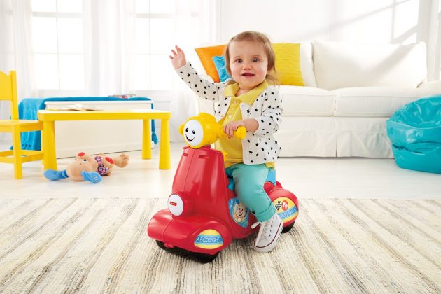 Xe chòi chân dành cho bé để tập đi