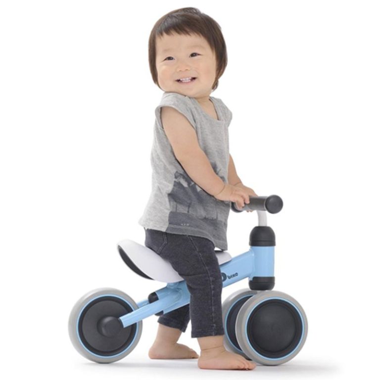 Xe chòi chân 3 bánh cho bé đẹp giá rẻ an toàn cho bé