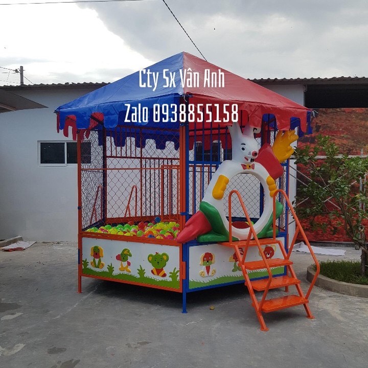 Nhà bóng ngoài trời có thang leo cầu trượt mái bạt Vân Anh