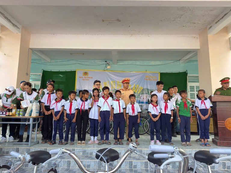 Thiết bị mầm non Vân Anh tiếp tục với Hành trình gieo mầm yêu thương năm 2025