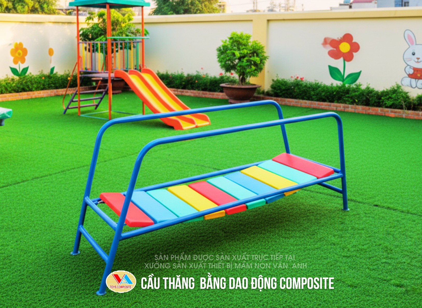 Cầu thăng bằng dao động composite hỗ trợ trẻ rèn luyện khả năng giữ thăng bằng và kiểm soát cơ thể