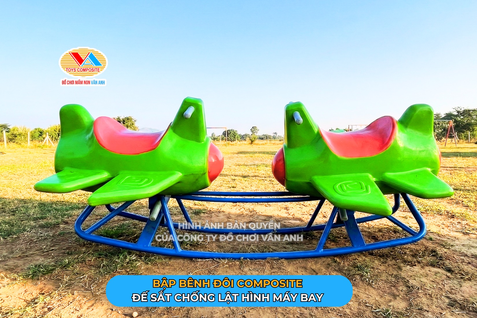 Đa dạng mẫu mã bập bênh mầm non như máy bay, gà trống cho sân trường.