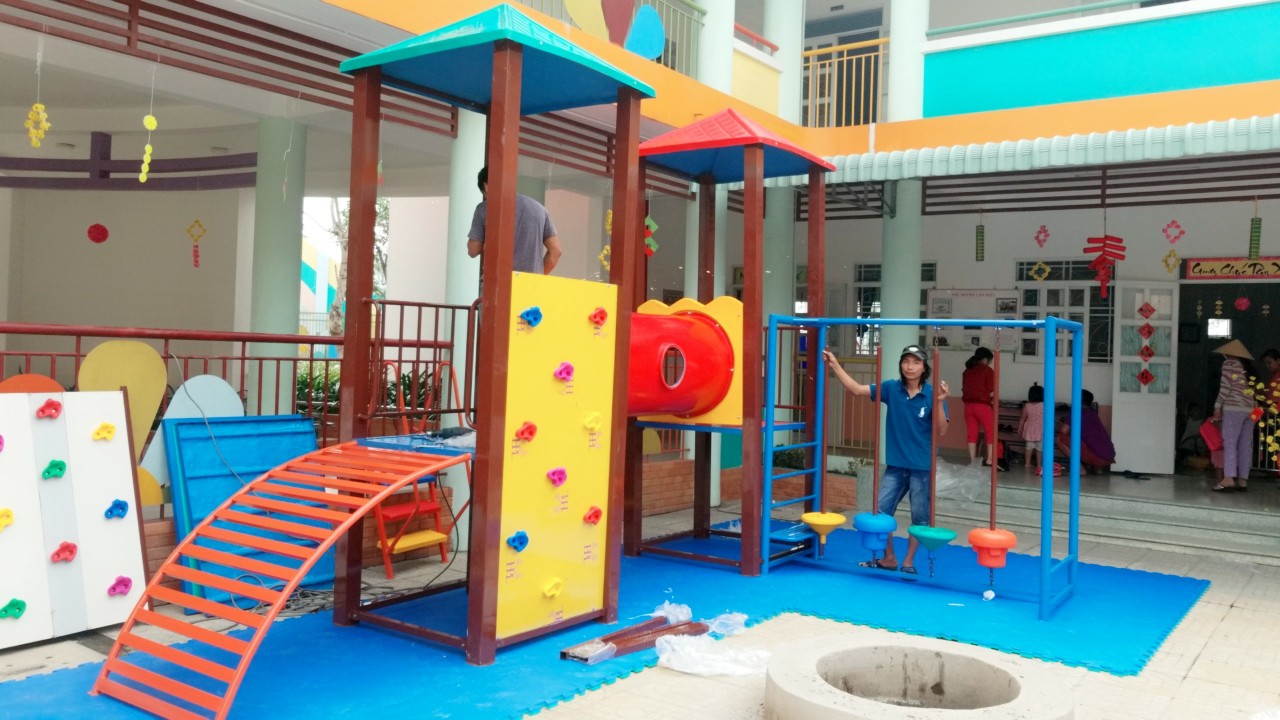 Cầu trượt nhựa composite_CT 058